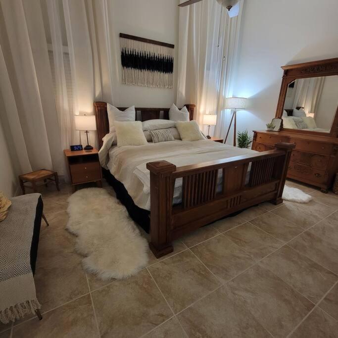 The Ritz Spa Sanctuary Hot Tub/Patio/Fam/Pet Las Cruces Extérieur photo